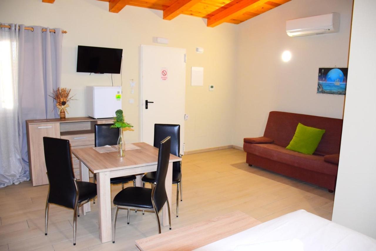 إمبوريابرافا Apartamentos Giuliano المظهر الخارجي الصورة