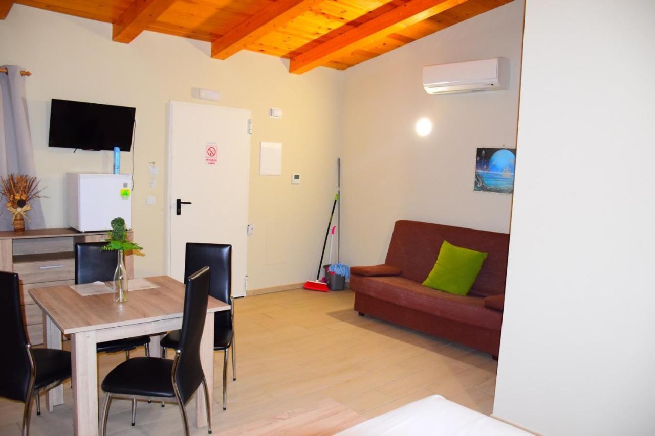 إمبوريابرافا Apartamentos Giuliano المظهر الخارجي الصورة