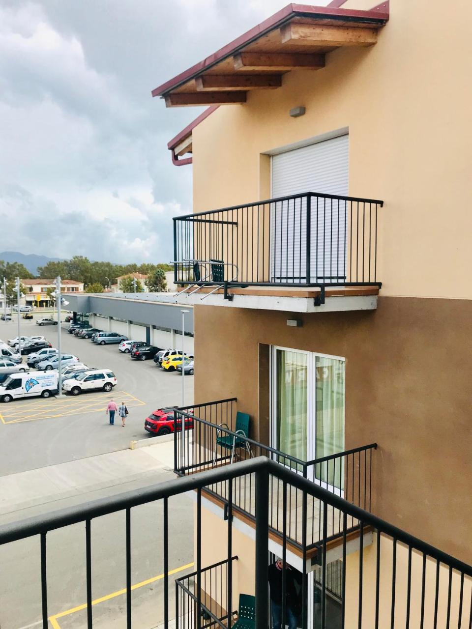 إمبوريابرافا Apartamentos Giuliano المظهر الخارجي الصورة